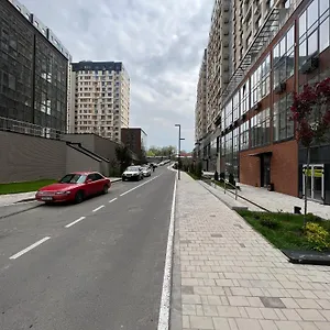 2 комнатная неподалеку от мега центра Апартаменты Алматы